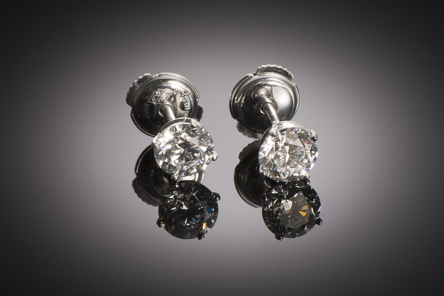 Diamond earrings (1.40 carat – GIA – E VS2)-1