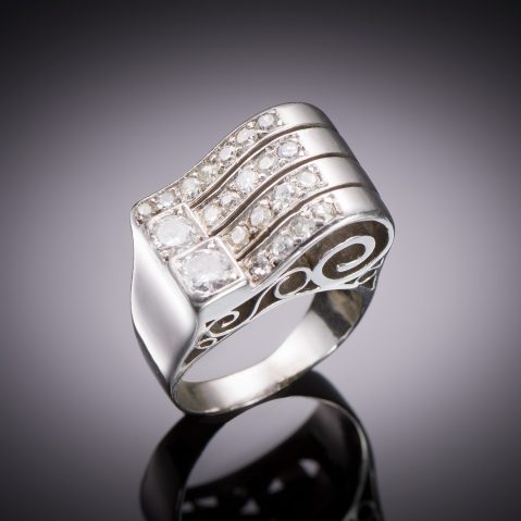 Modernist ring circa 1935 diamonds (1.10 carat)