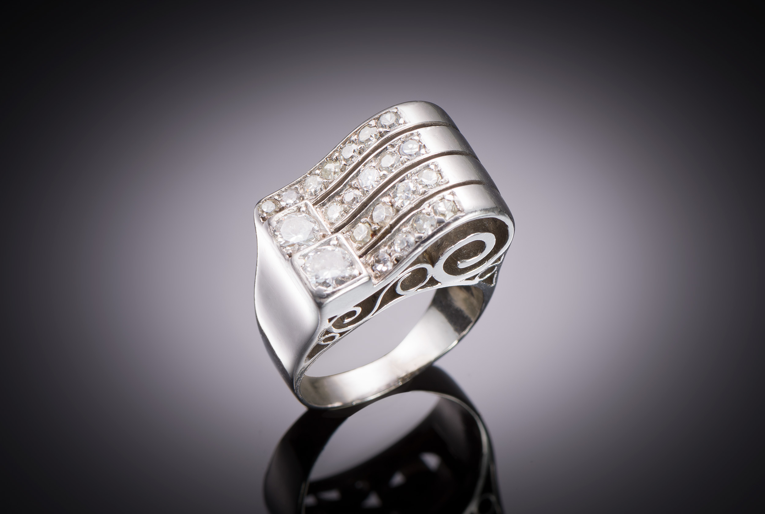 Modernist ring circa 1935 diamonds (1.10 carat)-1