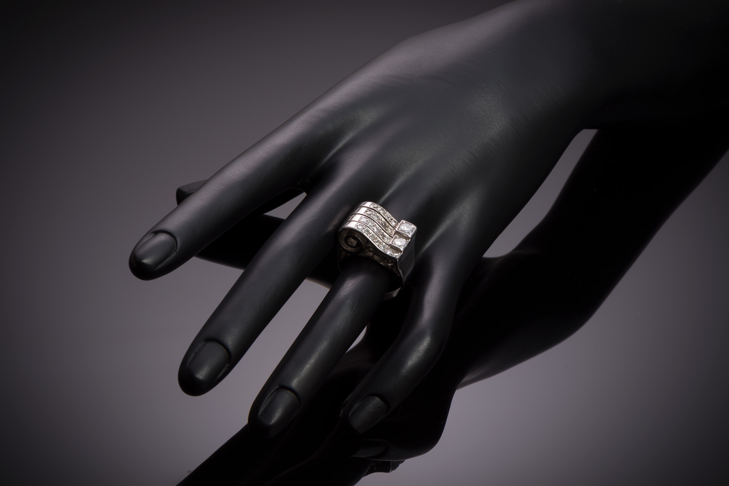 Modernist ring circa 1935 diamonds (1.10 carat)-2