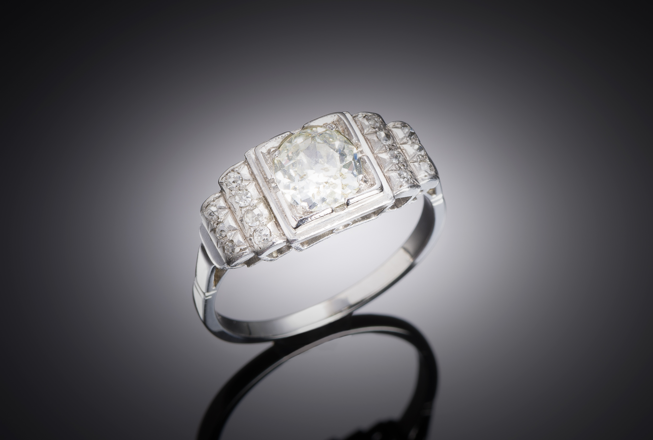 Art Deco diamond ring (approximately 1.60 carat, center 1.20 carat)-1