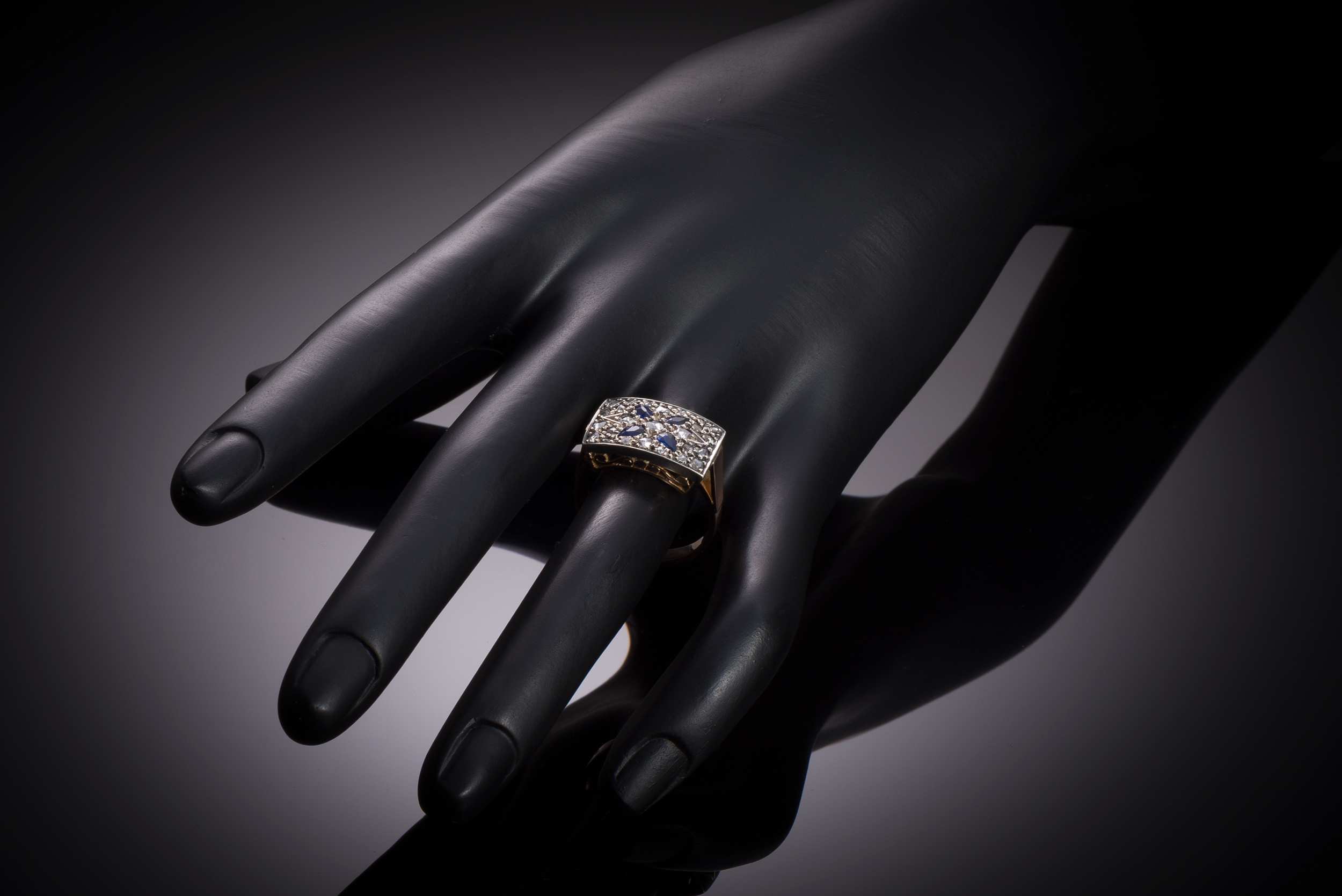 Early 20th century sapphire and diamond ring-2