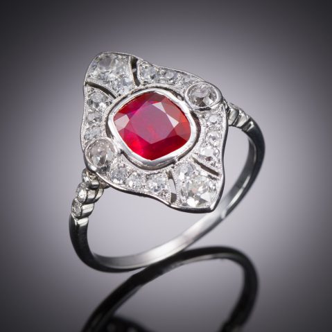 Art déco Natural unheated Burmese ruby ​​​ 1.38 carats (certificate) and diamond ring