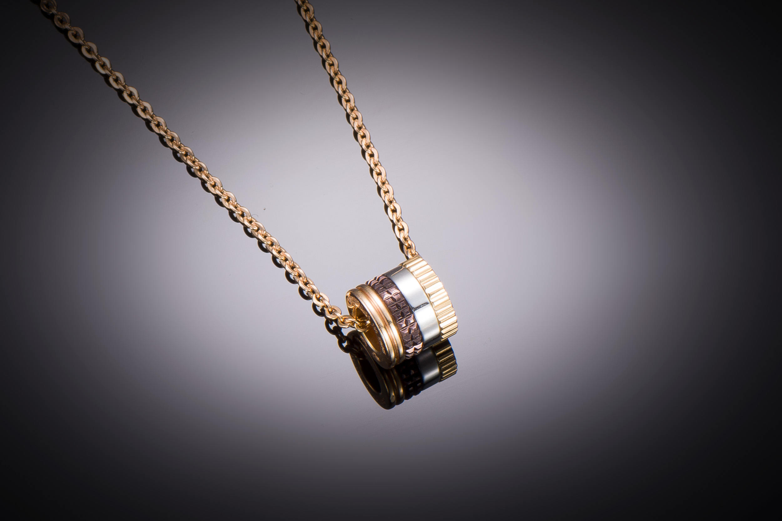 Boucheron Quatre classique pendant-1