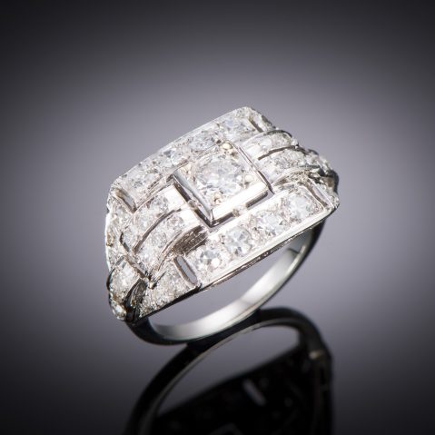 French Art Deco ring in platinum with diamonds (approximately 1.70 carats)