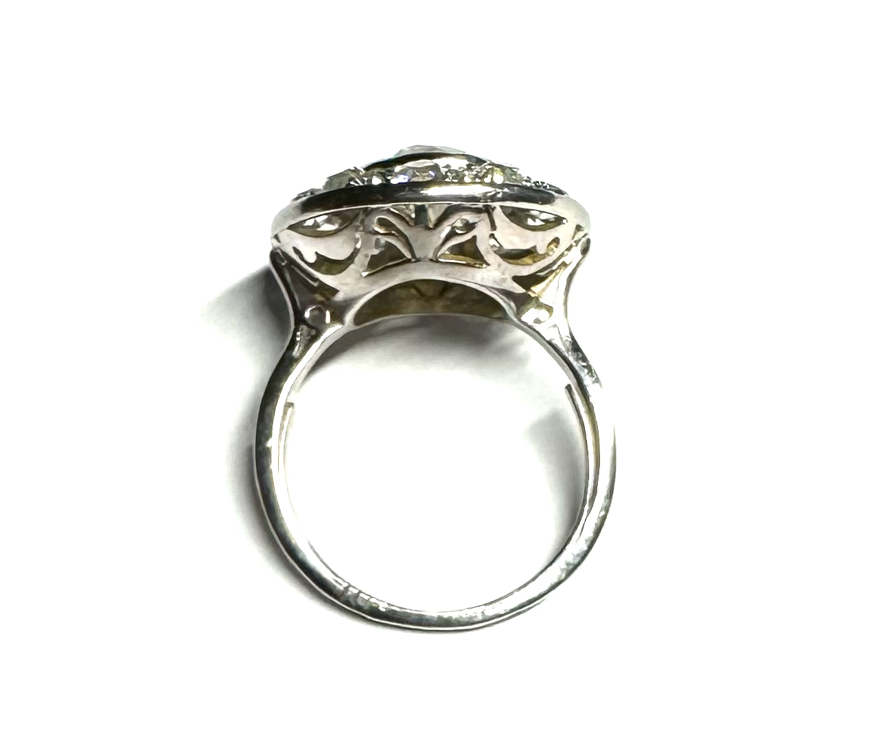 French Art Deco diamond ring (3.30 carats, center 2.33 carats)-2