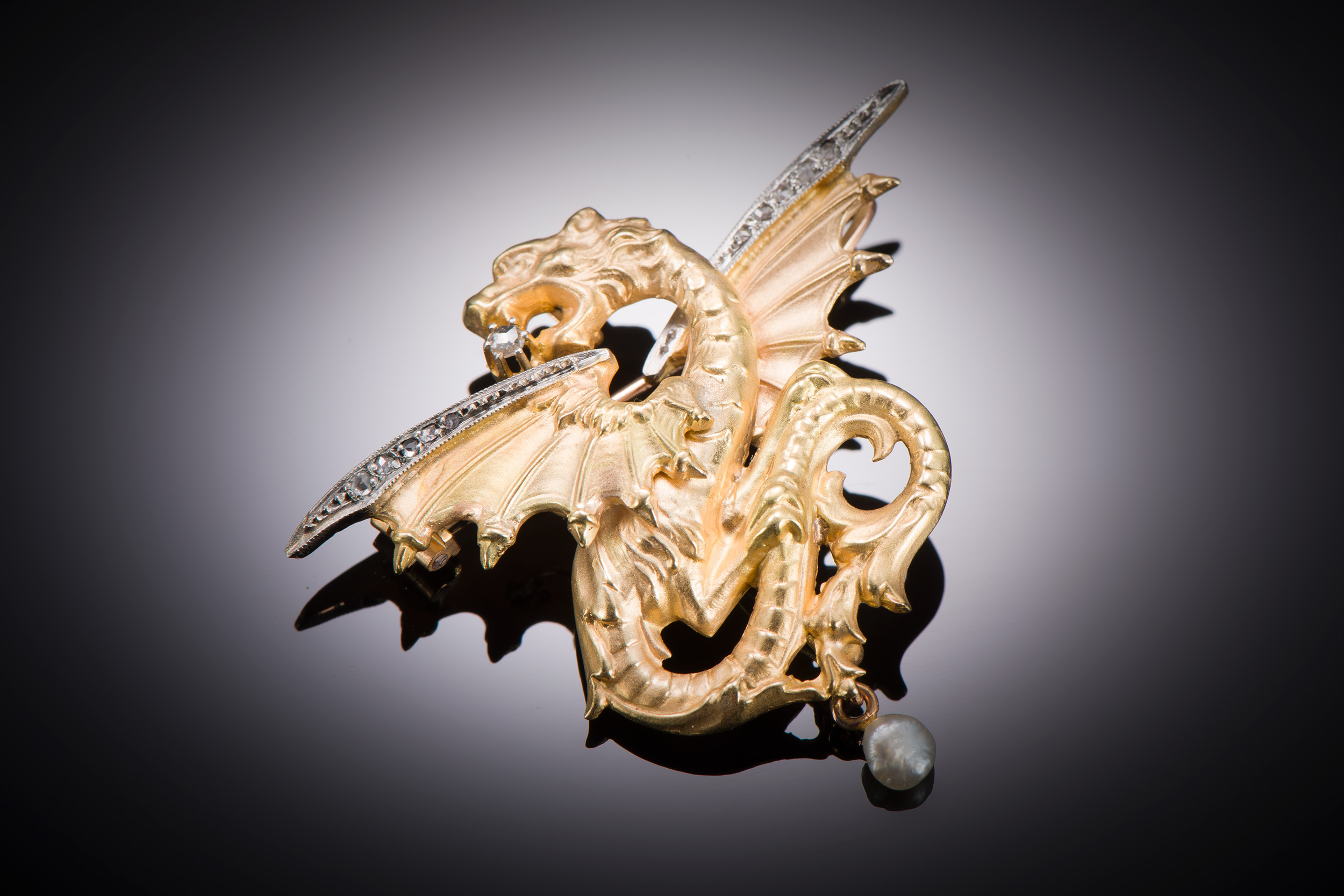 French chimera pendant / brooch diamonds and fine pearl-1