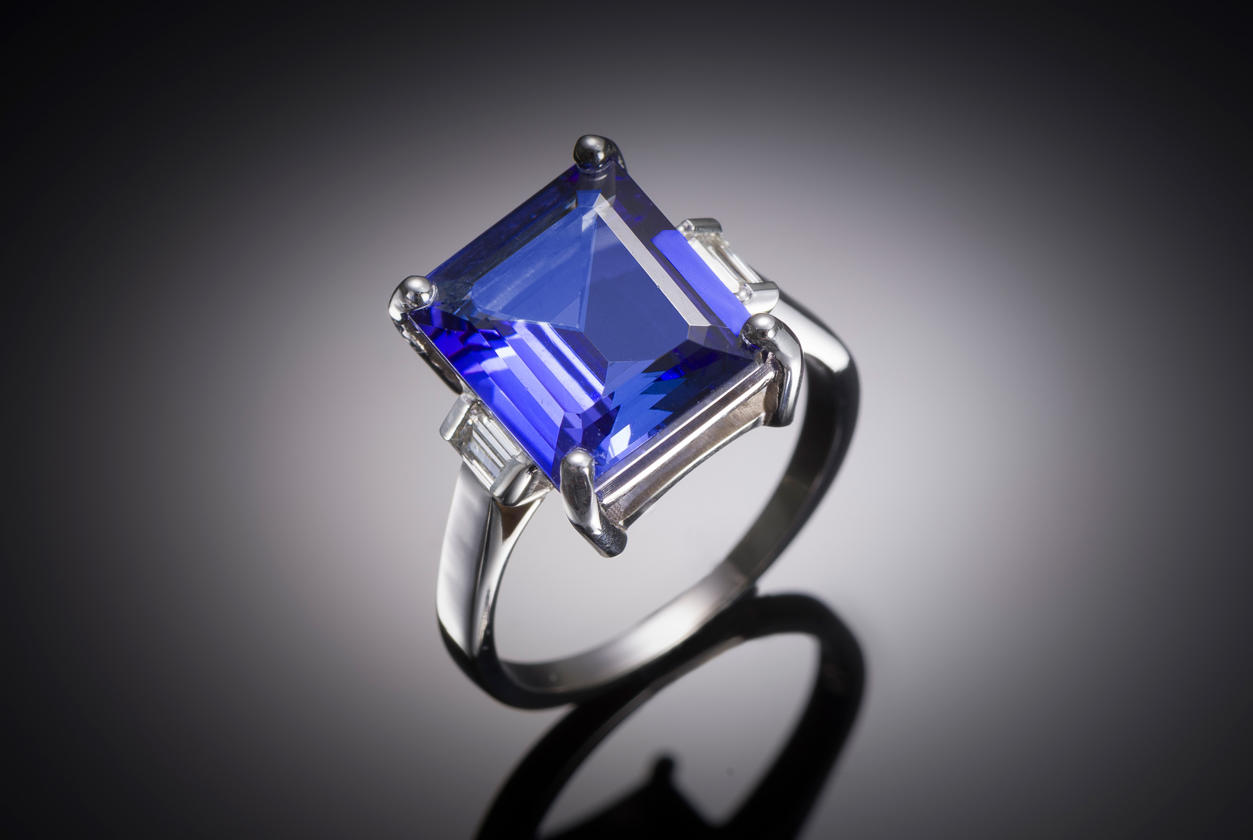 Natural unheated tanzanite ring 6.98 carats deep blue (LFG certificate) baguette diamonds-1