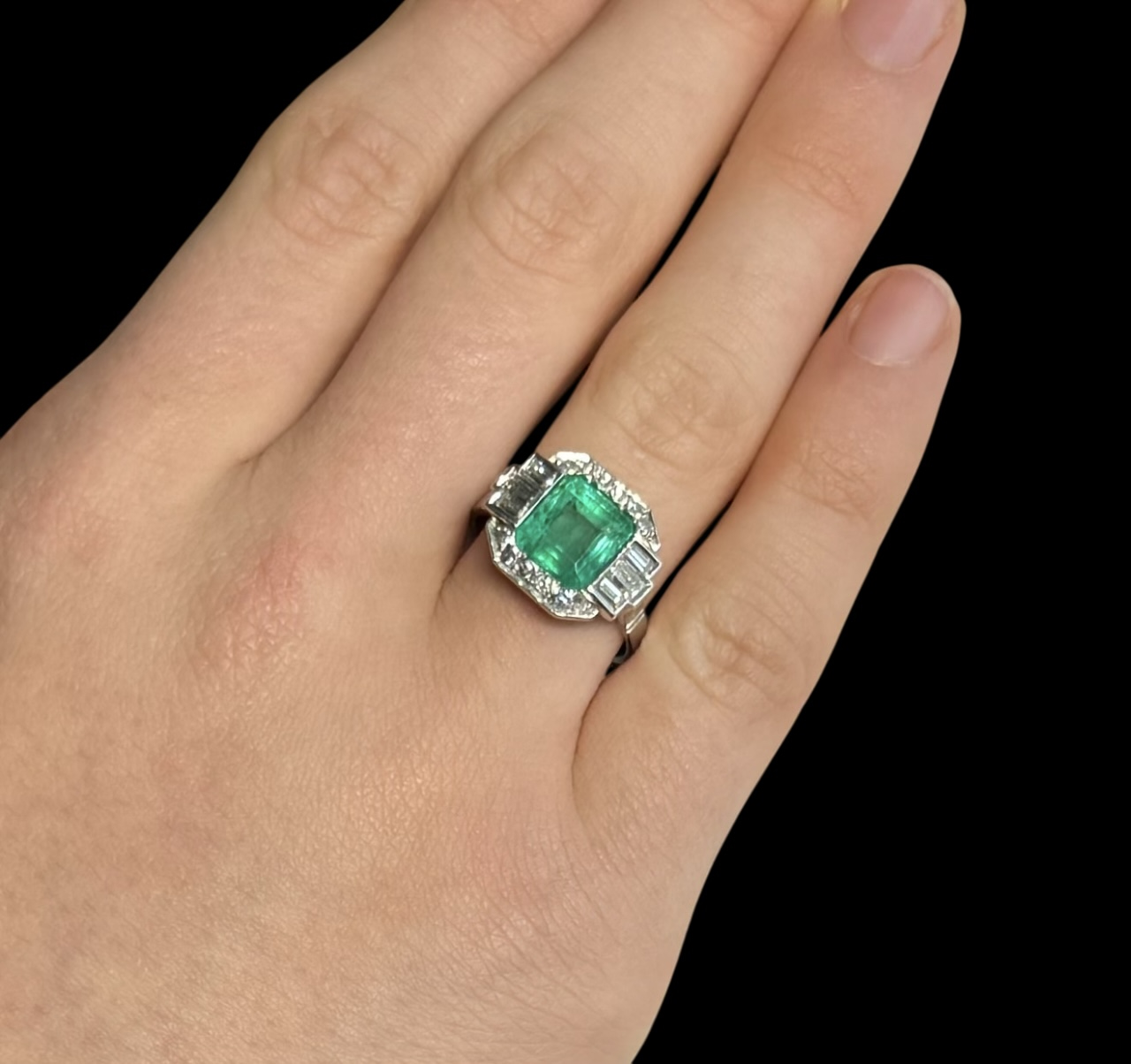 French Art Deco ring with Colombian emerald (laboratory certificate – Minor oil) and diamonds-3