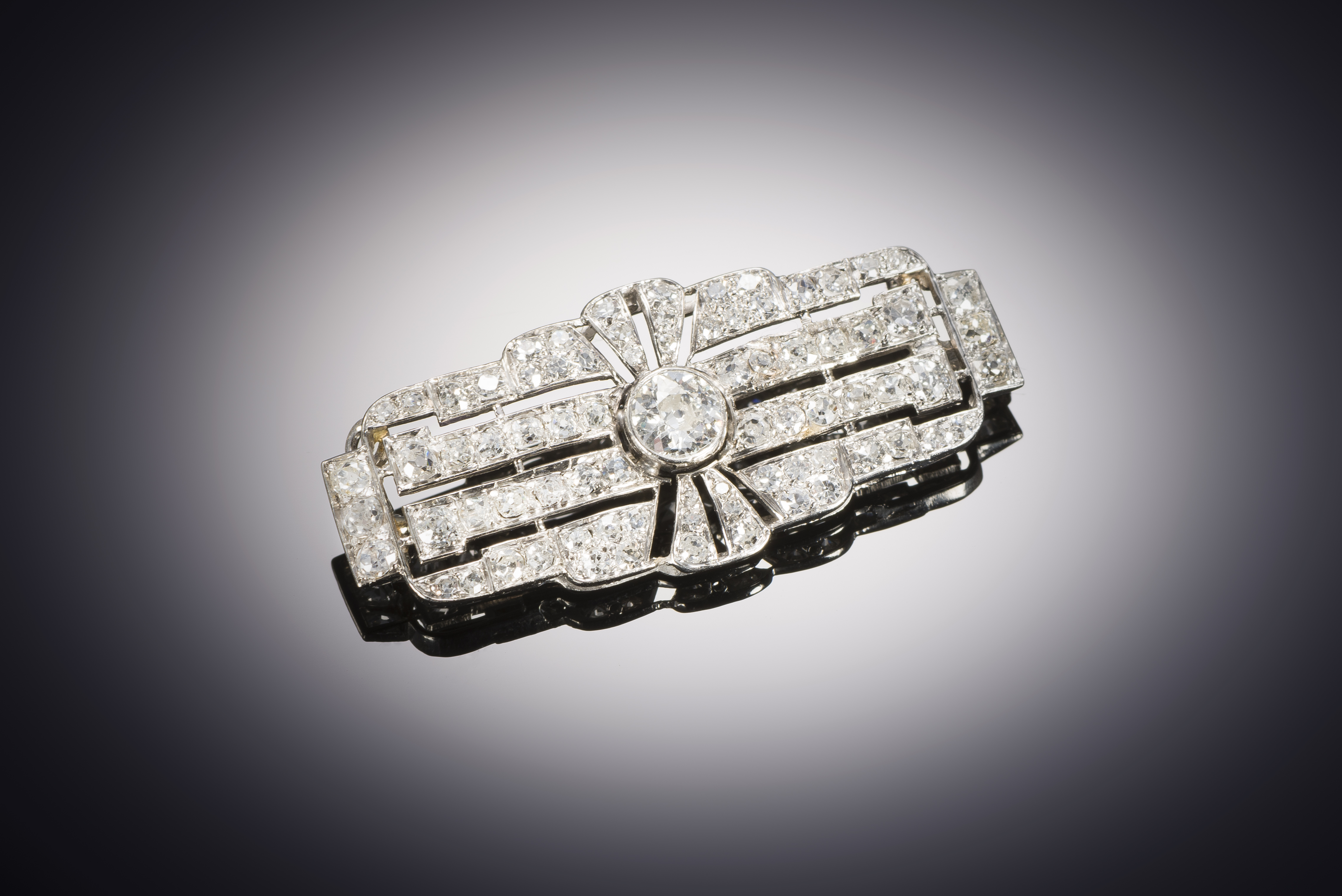 Art Deco diamond brooch (2.50 carats)-1