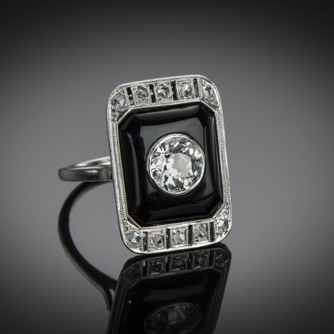 Décryptage : Bague ancienne Art Déco vers 1930 diamants onyx sur platine