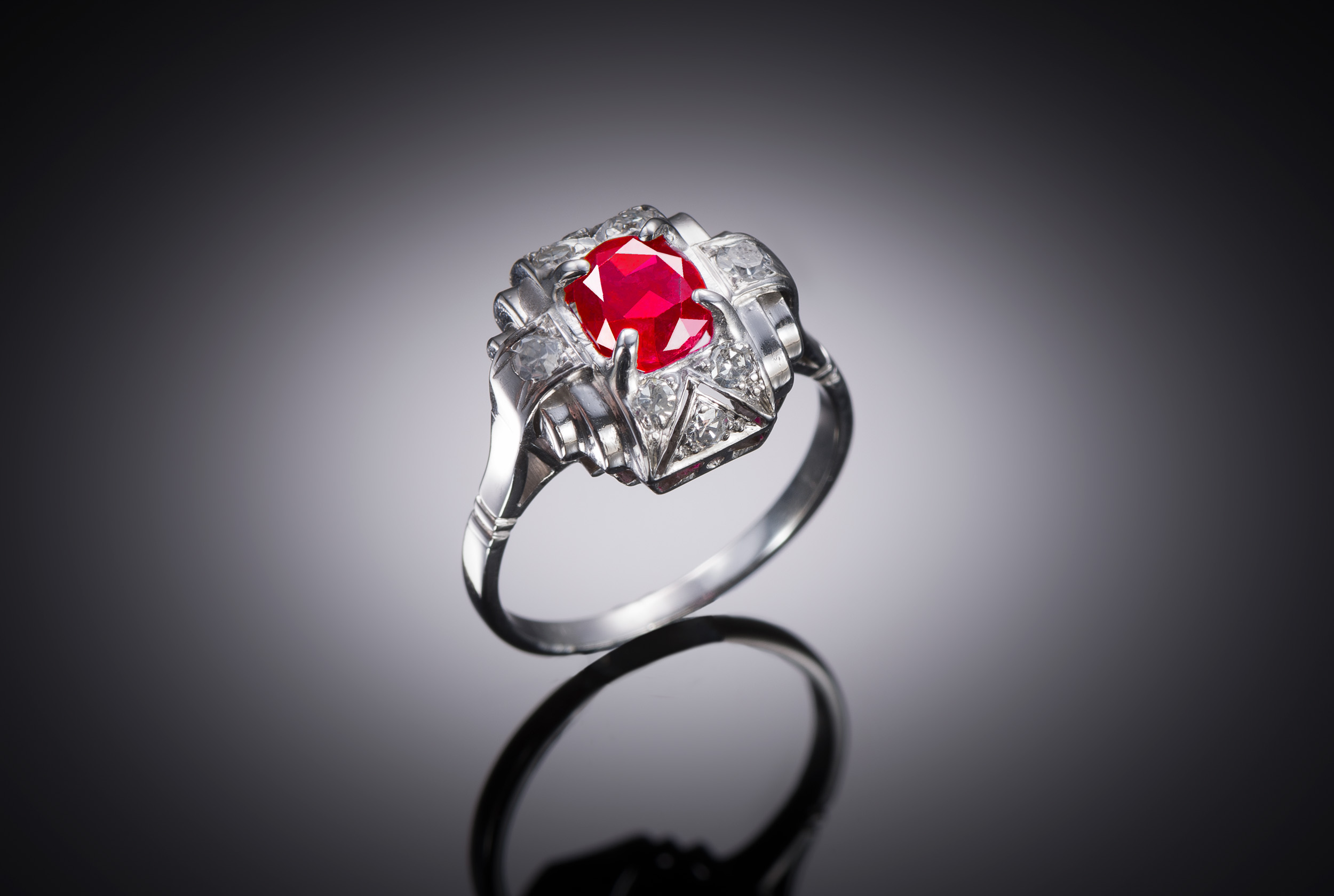 Bague Art déco rubis birman naturel non chauffé rouge intense (certificat laboratoire) et diamants-1