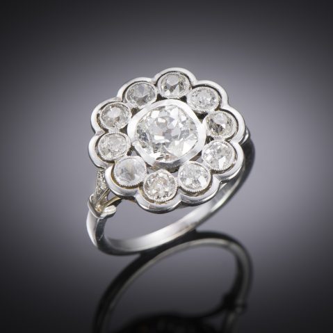 Bague diamants (2,60 carats, centre 1,60 carat) vers 1930