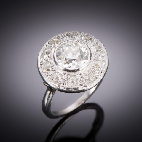 Bague Art déco diamants (3,30 carats, centre 2,33 carats). Travail français vers 1930.