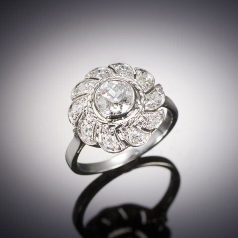 Bague Art déco diamants (1 carat). Travail français vers 1930.