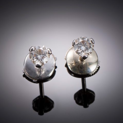 Boucles d’oreilles diamants (0,70 carat – Certificats GIA – E SI1)