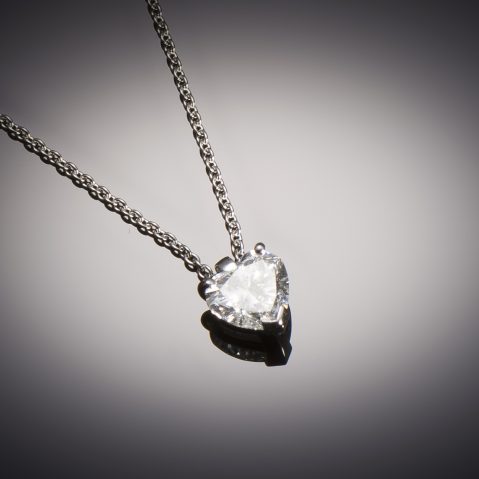 Pendentif et sa chaine diamant coeur (1,20 carat – Blanc exceptionnel certificat IGI)